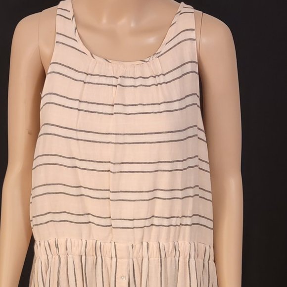 Button front dress - Picture 1 of 2